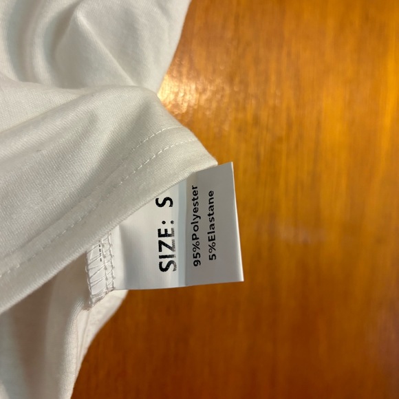 BABY TEE - NWT Size small - Picture 6 of 7